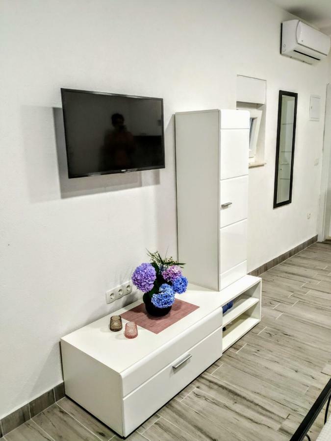 Studio Apartman Violeta II - 50M From The Beach Trogir Extérieur photo